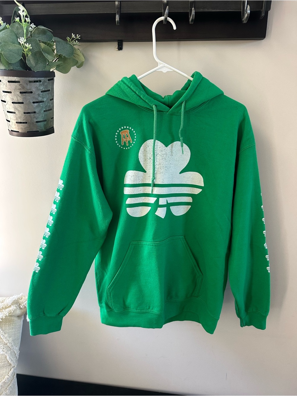 ☘️ Green Shamrock Graphic Hoodie Sweatshirt